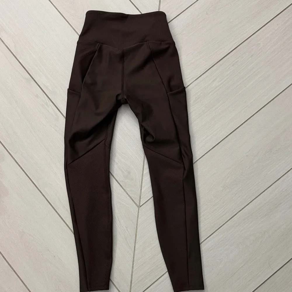 Women's Alo Air-lift Leggings - Picture 6 of 7